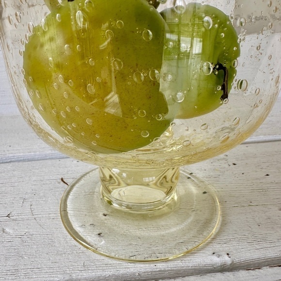 BUBBLE GLASS, FOOTED PEDESTAL VASE. CLEAR, THICK GLASS. NO CRACKS OR CHIPS. - Picture 6 of 9